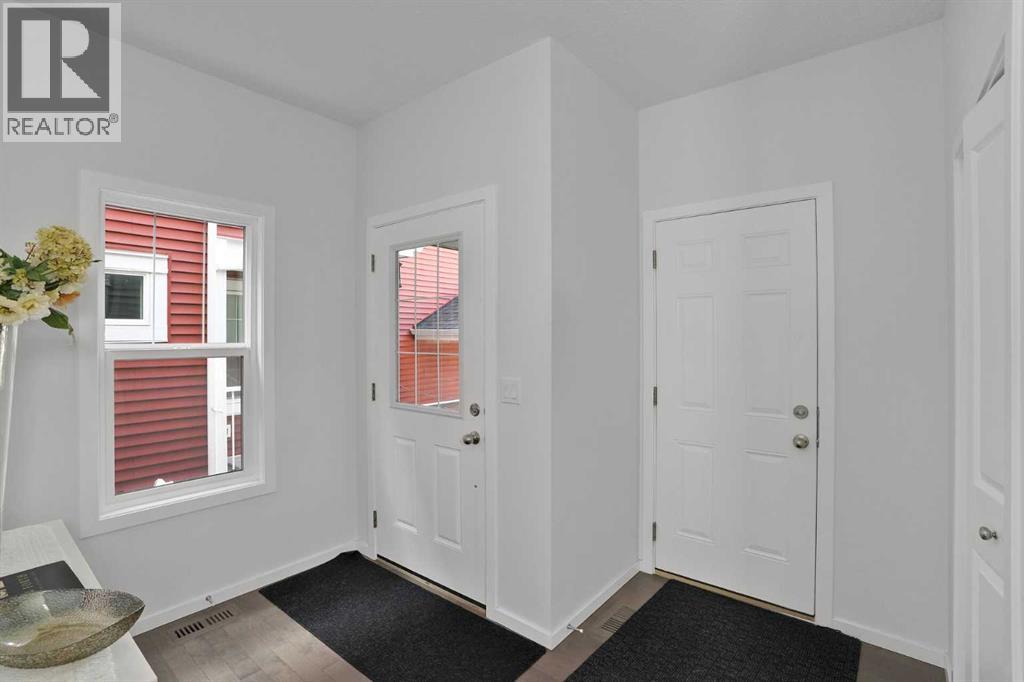 48 Sundown Common, Cochrane, Alberta  T4C 2M9 - Photo 3 - A2327842
