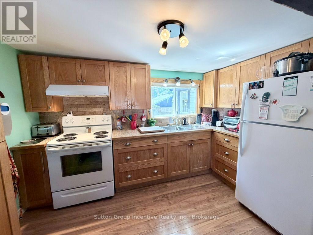 341 Saint Jean Street, Orillia, Ontario  L3V 4L6 - Photo 12 - S13673878