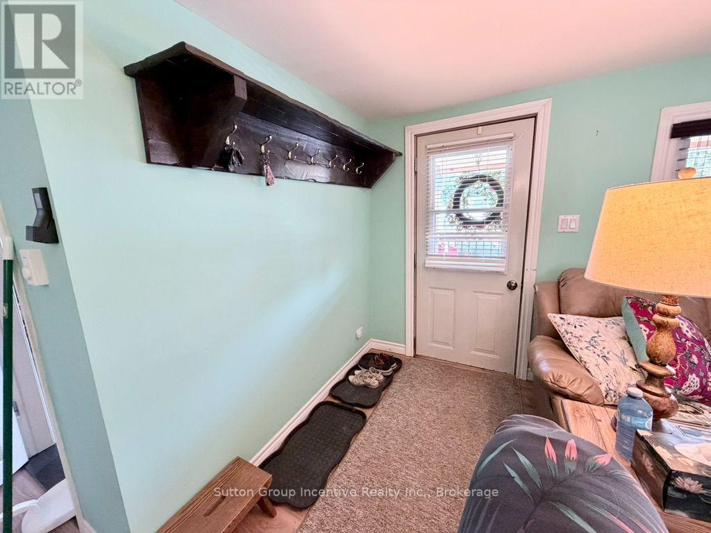 341 Saint Jean Street, Orillia, Ontario  L3V 4L6 - Photo 5 - S13673878