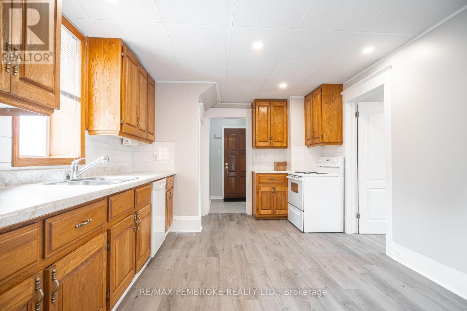 539 Mcgee Street, Pembroke, Ontario K8A 6E3 - Photo 12 - X13680942