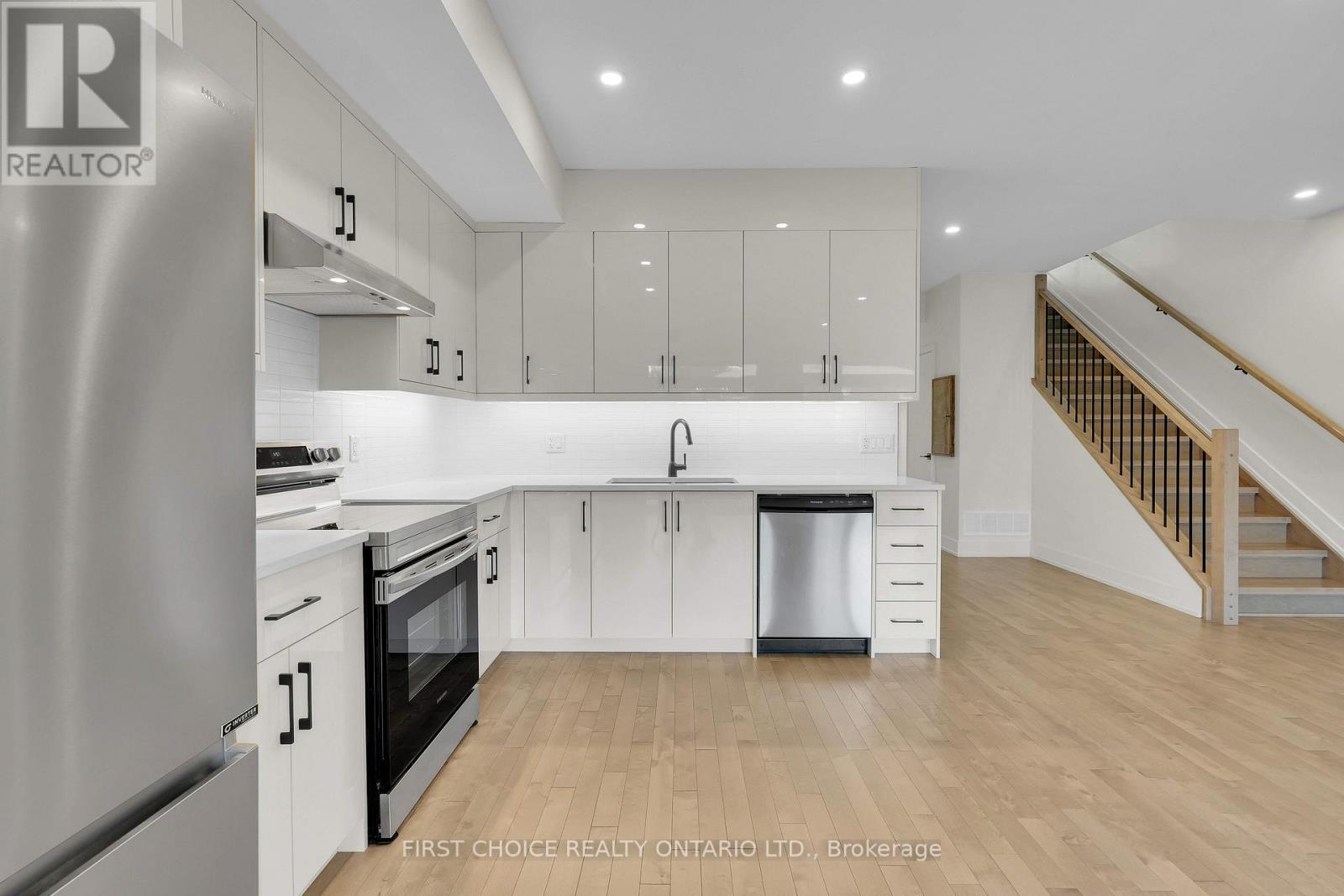 269 Queen Mary Street, Ottawa, Ontario K1K 1X1 - Photo 13 - X13680944