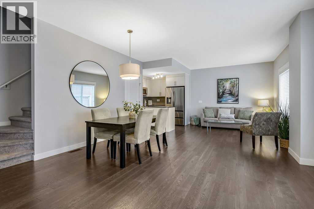 22 West Coach Manor SW, Calgary, Alberta  T3H 1R7 - Photo 3 - A2332722