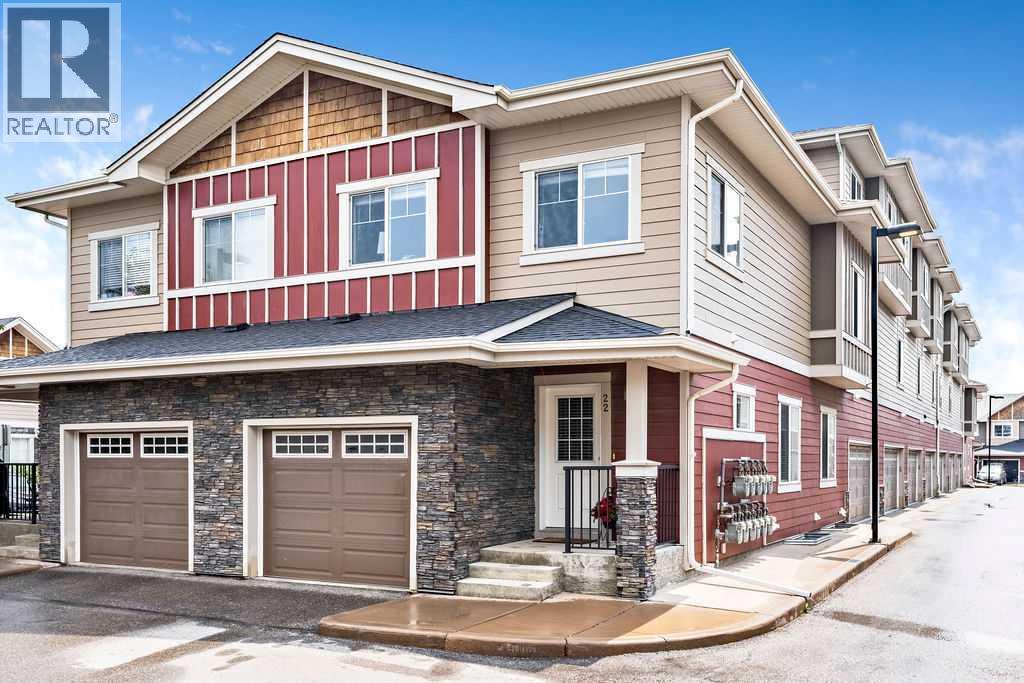 22 West Coach Manor SW, Calgary, Alberta