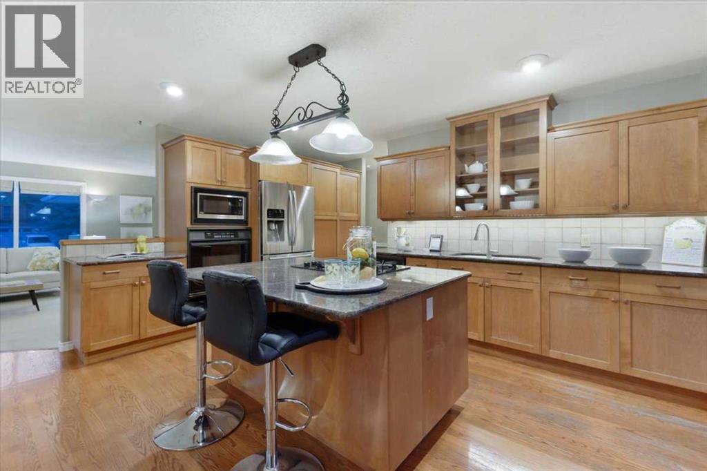 124 Oakmoor Place Sw, Calgary, Alberta  T2V 4A3 - Photo 9 - A2334613