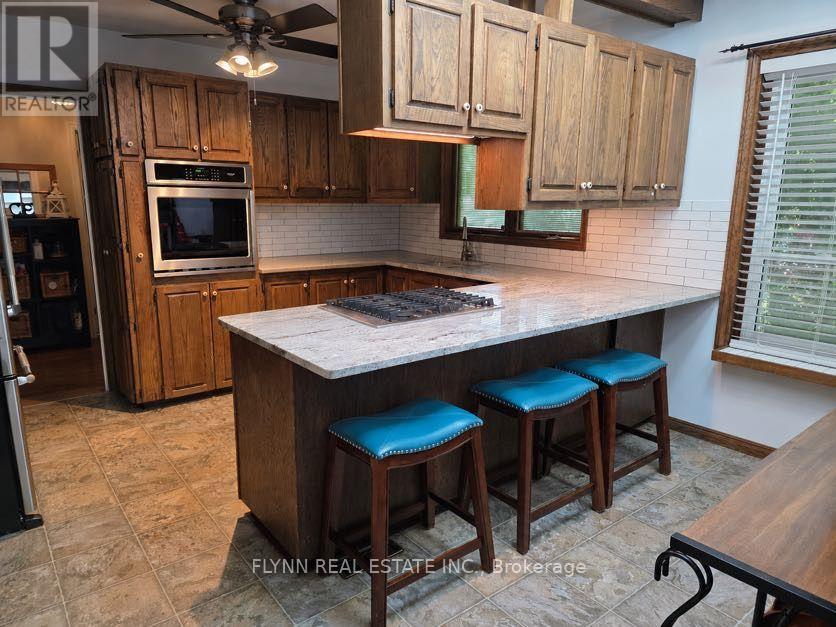 5896 Valley Way, Niagara Falls, Ontario  L2E 1Y1 - Photo 8 - X13650736