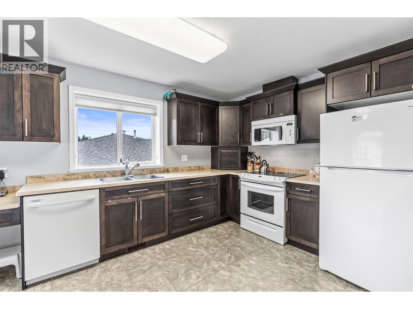 2675 Pine Avenue Unit# 54, Lumby, British Columbia  V0E 2G5 - Photo 14 - 10394322
