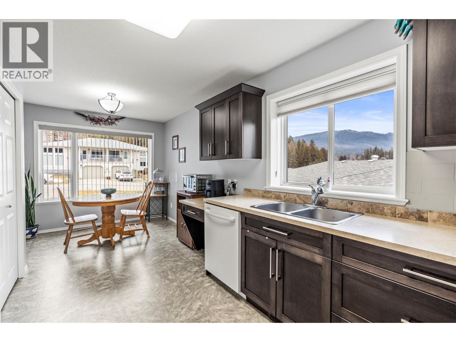 2675 Pine Avenue Unit# 54, Lumby, British Columbia  V0E 2G5 - Photo 11 - 10394322