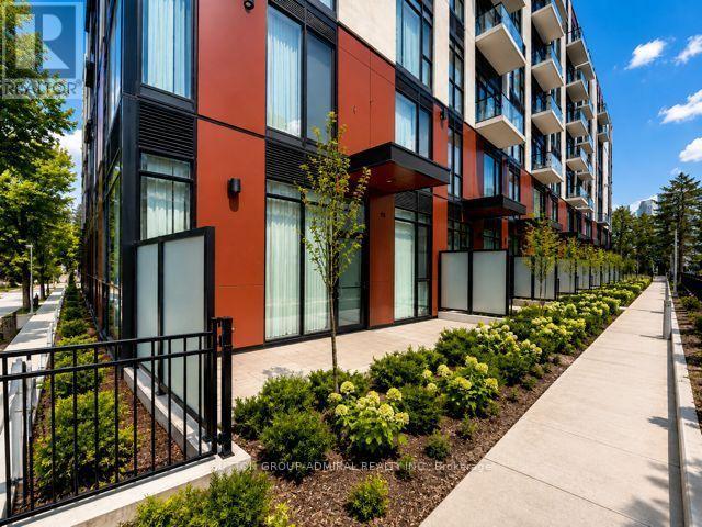 Th10 - 5858 Yonge Street, Toronto, Ontario  M2M 0C6 - Photo 10 - C13680968
