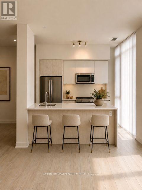 Th10 - 5858 Yonge Street, Toronto, Ontario  M2M 0C6 - Photo 3 - C13680968