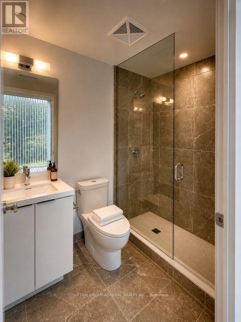 Th10 - 5858 Yonge Street, Toronto, Ontario  M2M 0C6 - Photo 8 - C13680968