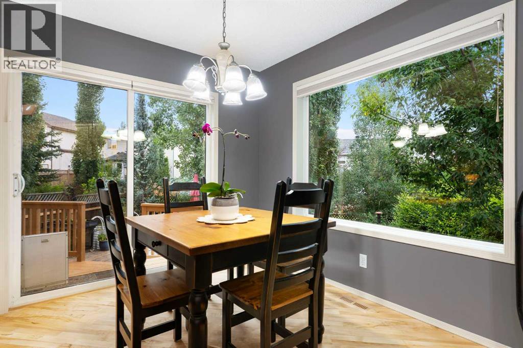 131 Valley Stream Close NW, Calgary, Alberta  T3B 5V7 - Photo 15 - A2337160