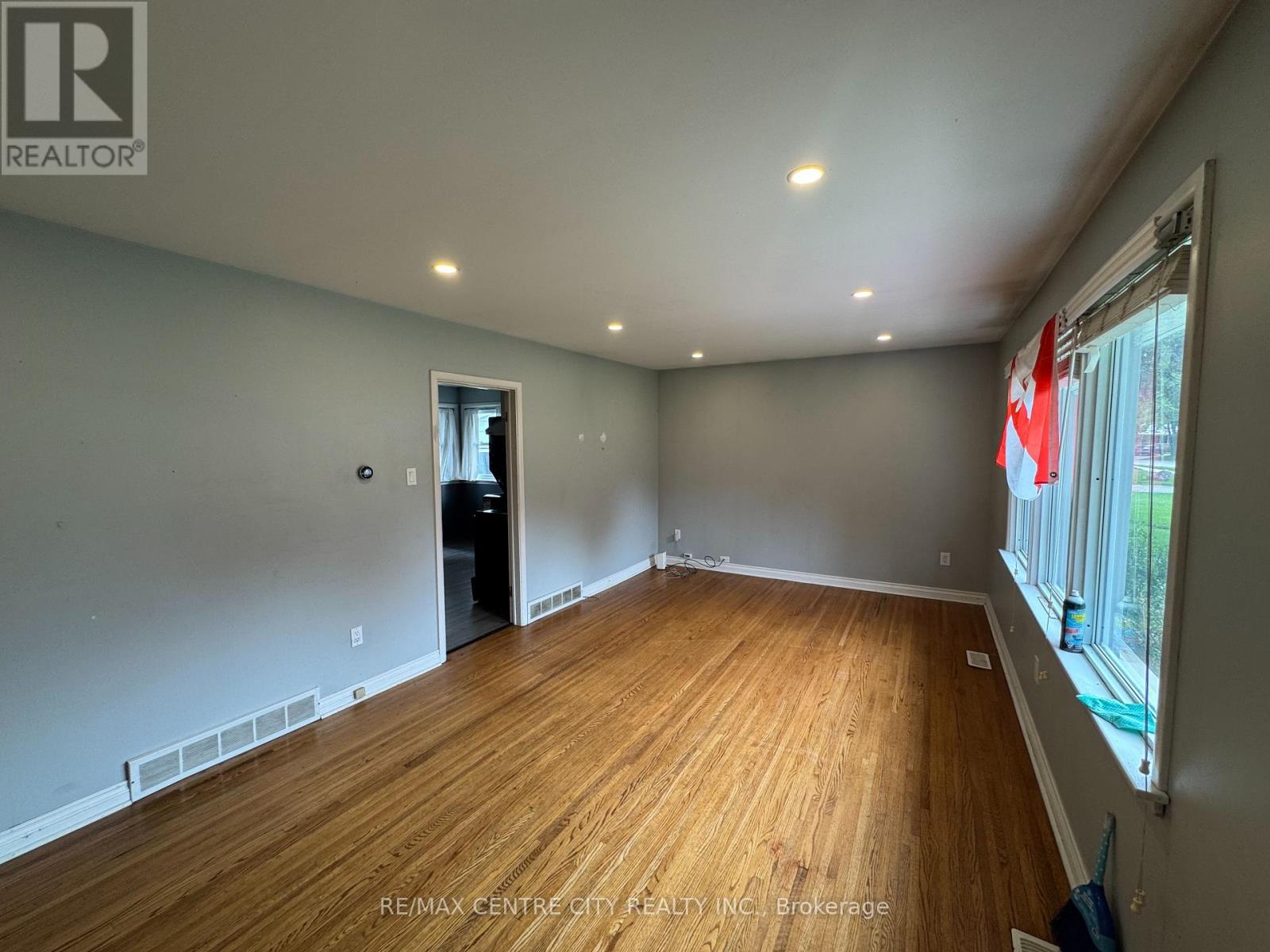 10 Tewksbury Crescent, London East, Ontario  N5V 2M8 - Photo 5 - X13681012