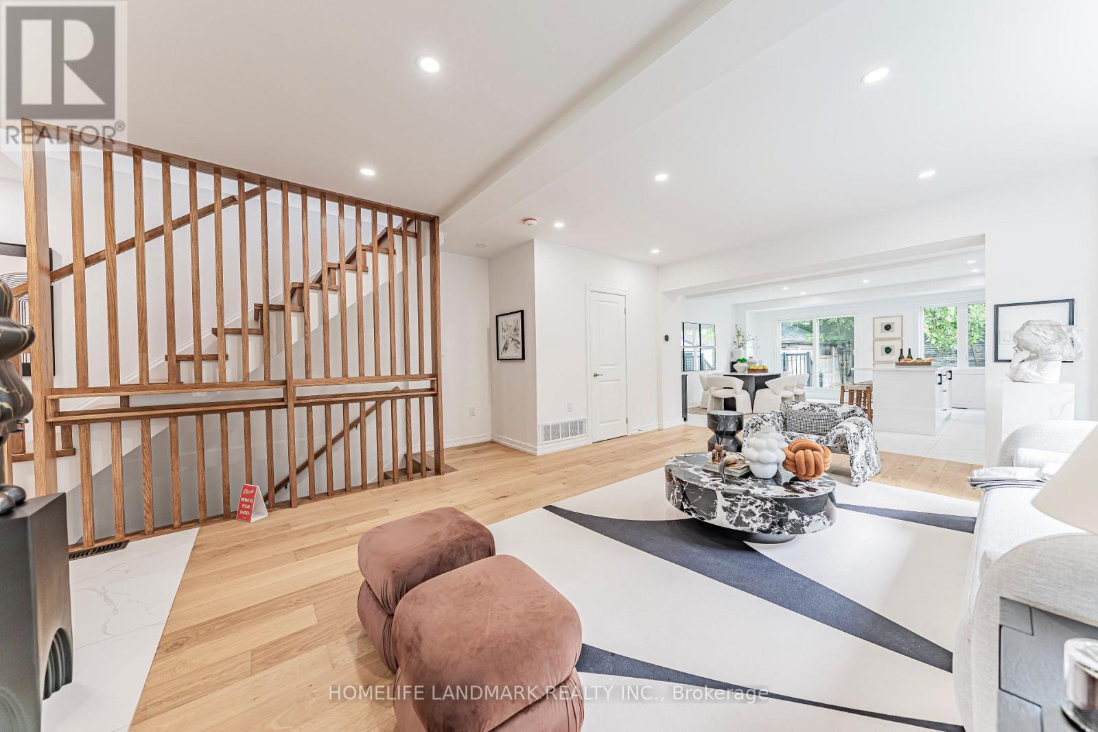 88 Waniska Avenue, Toronto, Ontario  M8Y 1R3 - Photo 4 - W13665140
