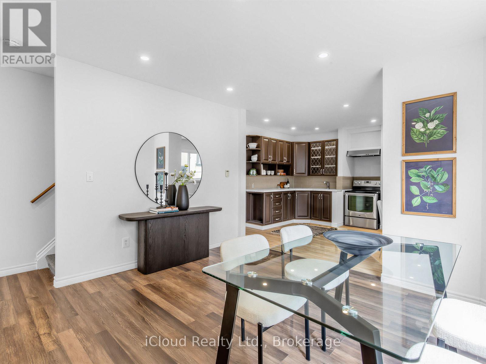 1303 Woodbine Avenue, Toronto, Ontario  M4C 4E8 - Photo 10 - E13680998