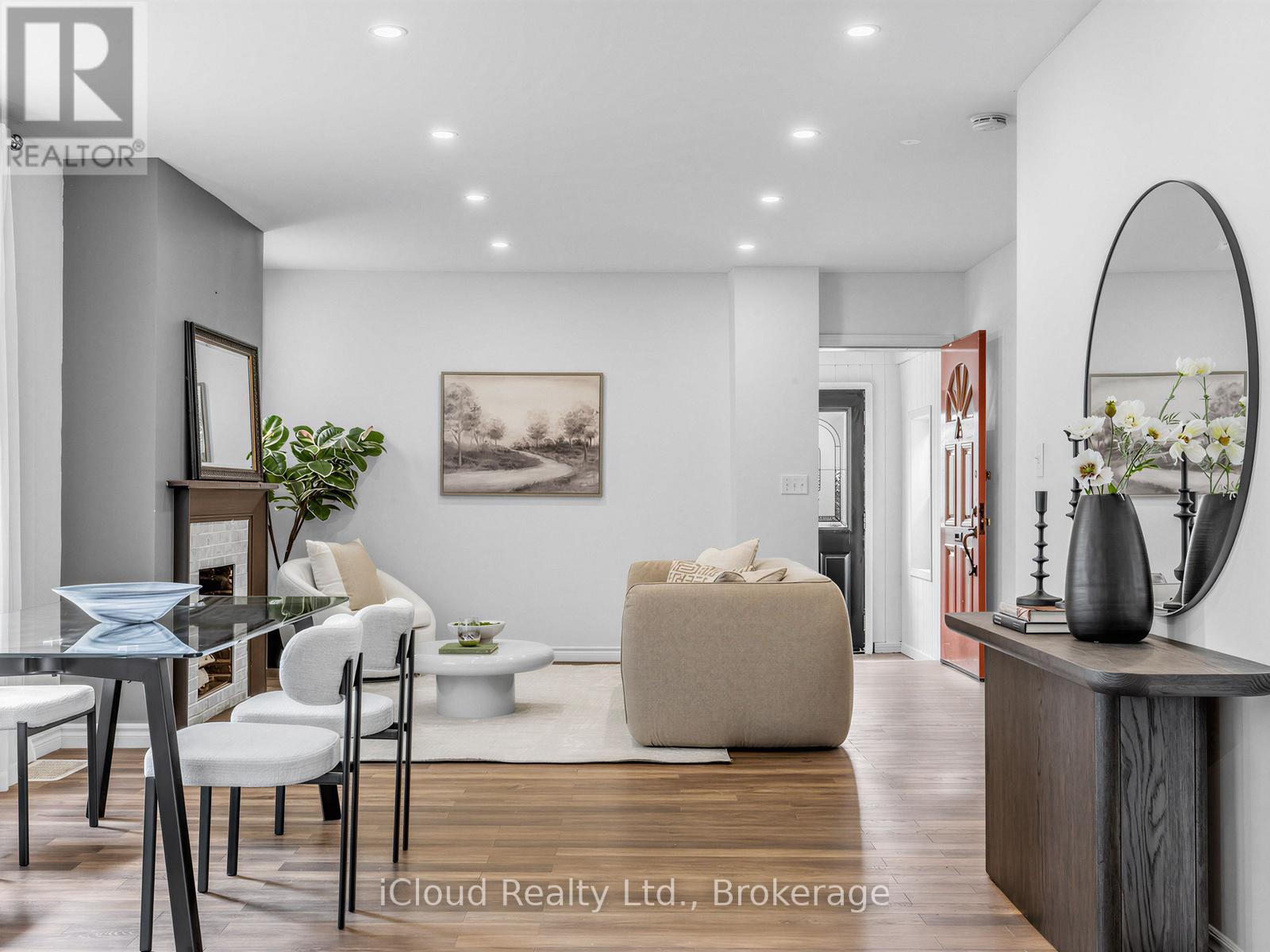 1303 Woodbine Avenue, Toronto, Ontario  M4C 4E8 - Photo 15 - E13680998