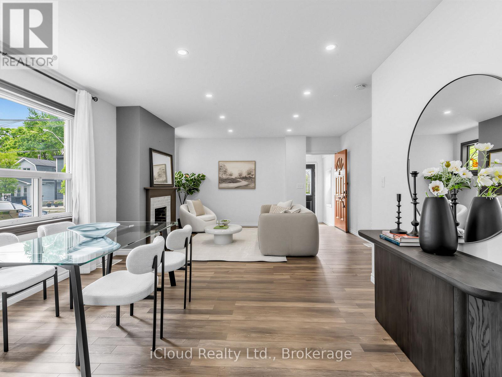 1303 Woodbine Avenue, Toronto, Ontario  M4C 4E8 - Photo 6 - E13680998