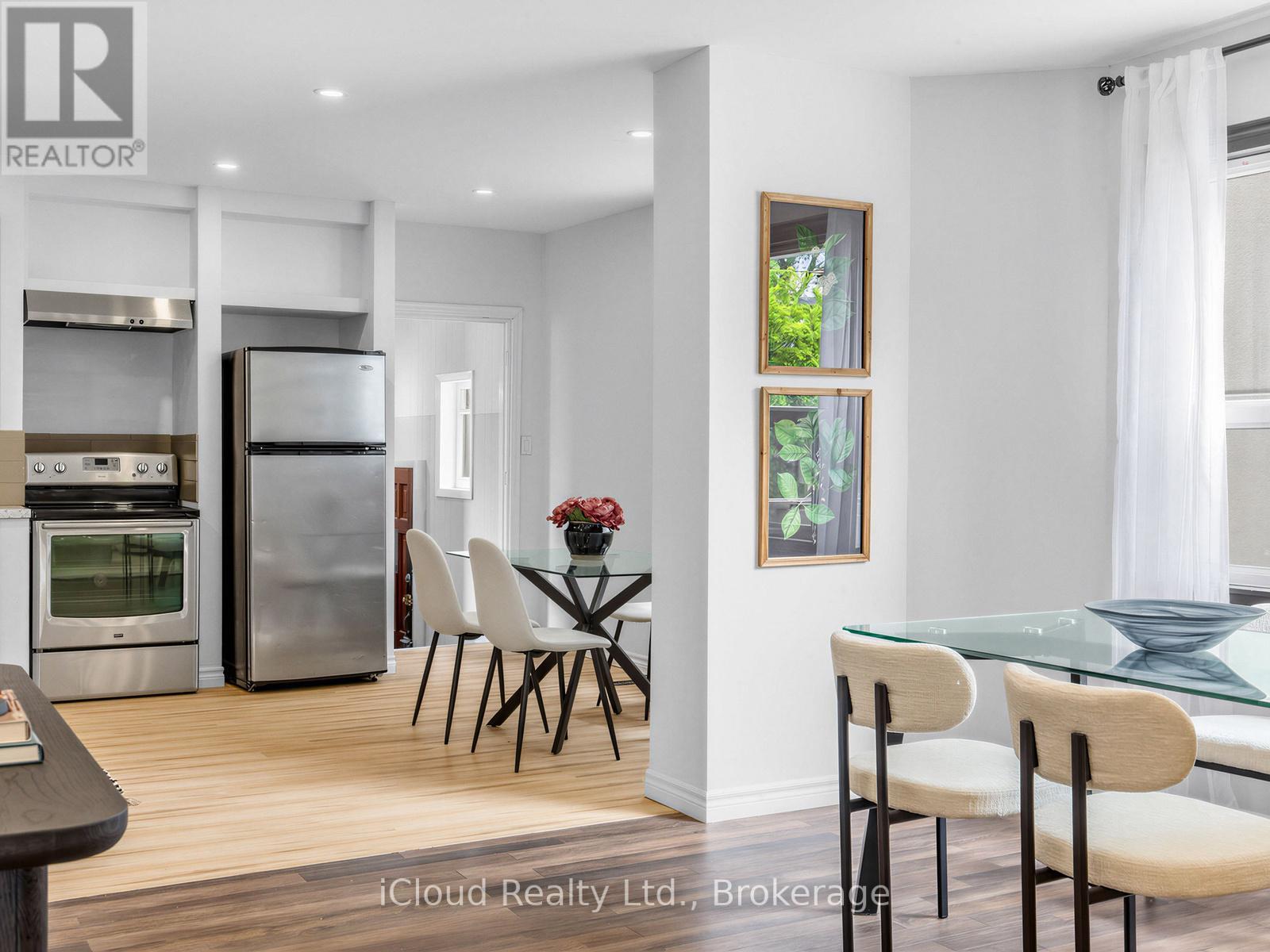 1303 Woodbine Avenue, Toronto, Ontario  M4C 4E8 - Photo 9 - E13680998