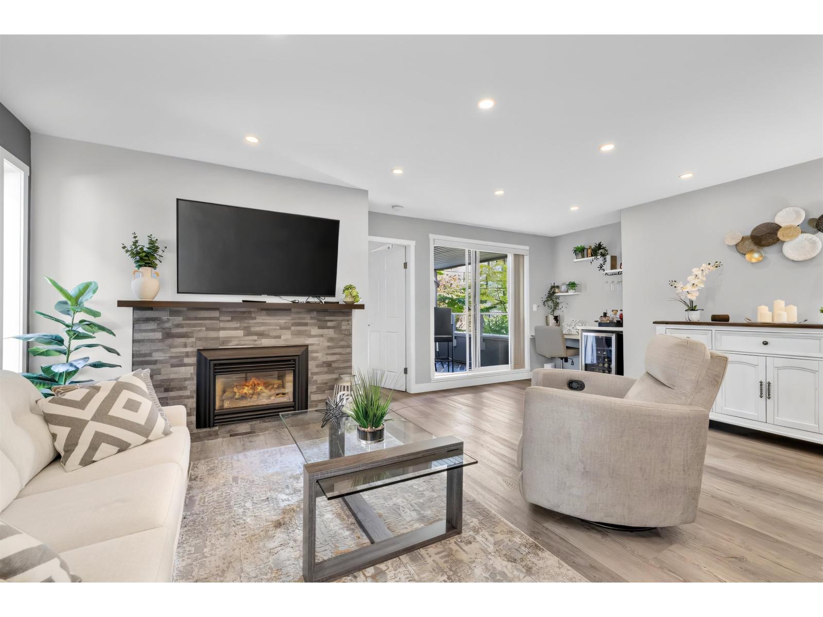 105 15717 Marine Drive, White Rock, British Columbia  V4B 1E4 - Photo 4 - R3155262