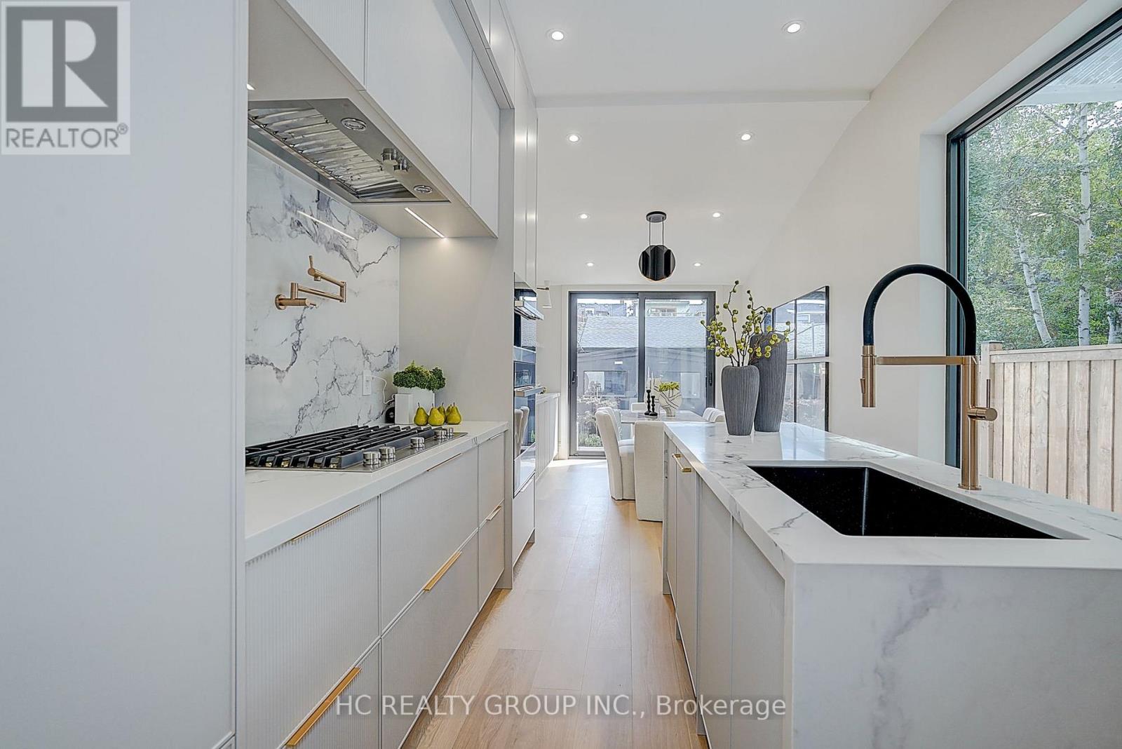 385 Manning Avenue, Toronto, Ontario  M6G 2V6 - Photo 10 - C13680640
