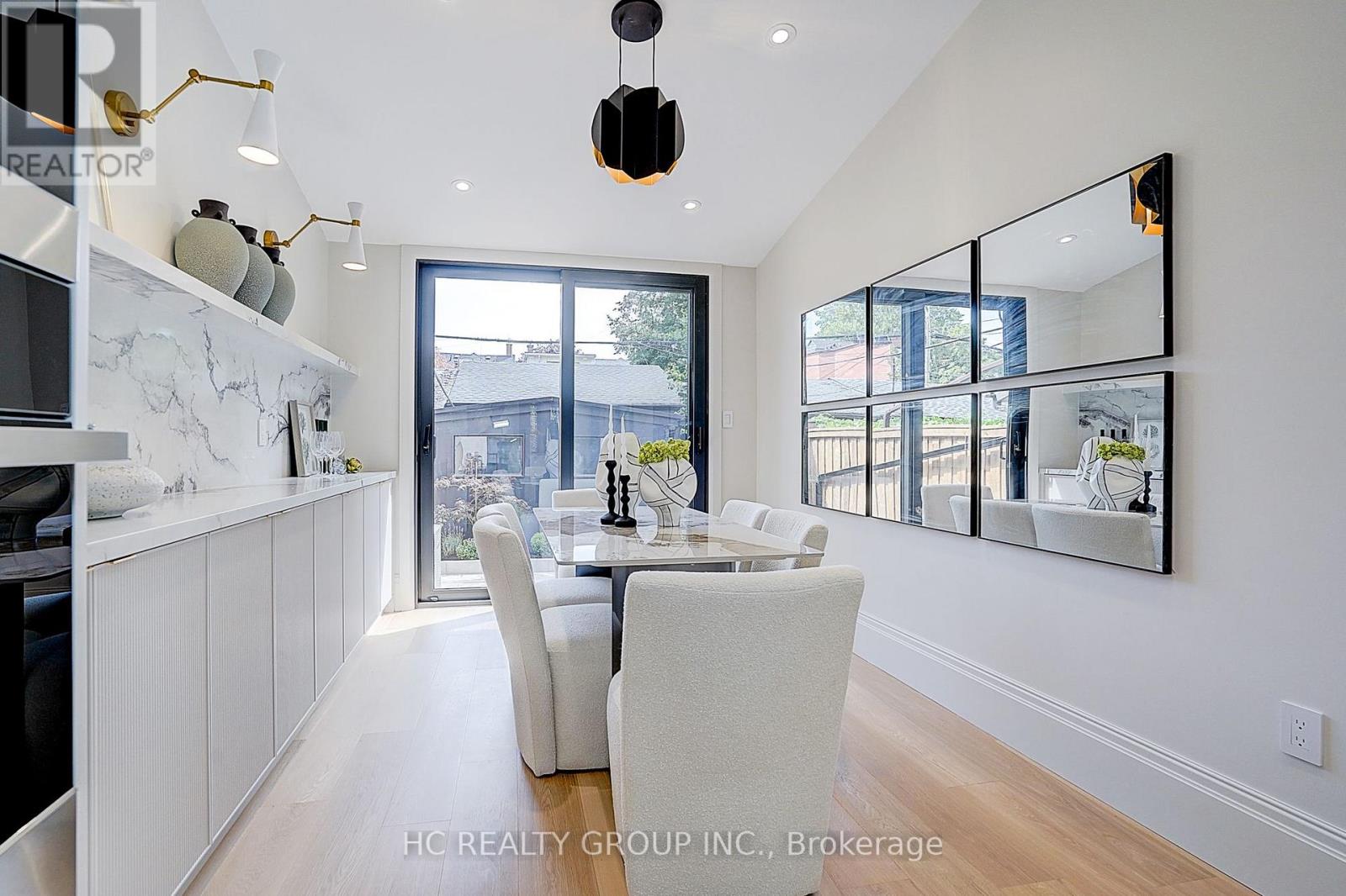 385 Manning Avenue, Toronto, Ontario  M6G 2V6 - Photo 12 - C13680640