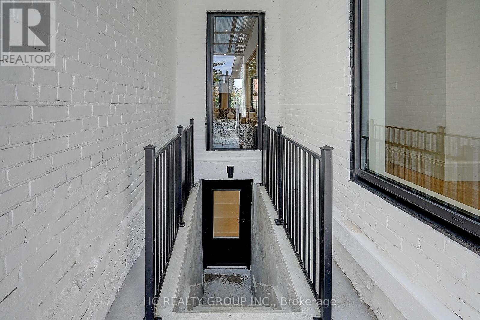 385 Manning Avenue, Toronto, Ontario  M6G 2V6 - Photo 34 - C13680640