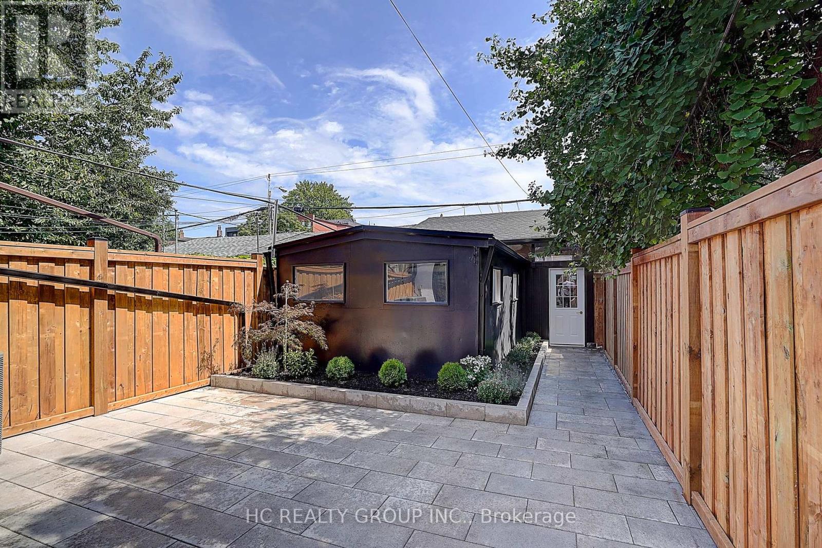 385 Manning Avenue, Toronto, Ontario  M6G 2V6 - Photo 35 - C13680640