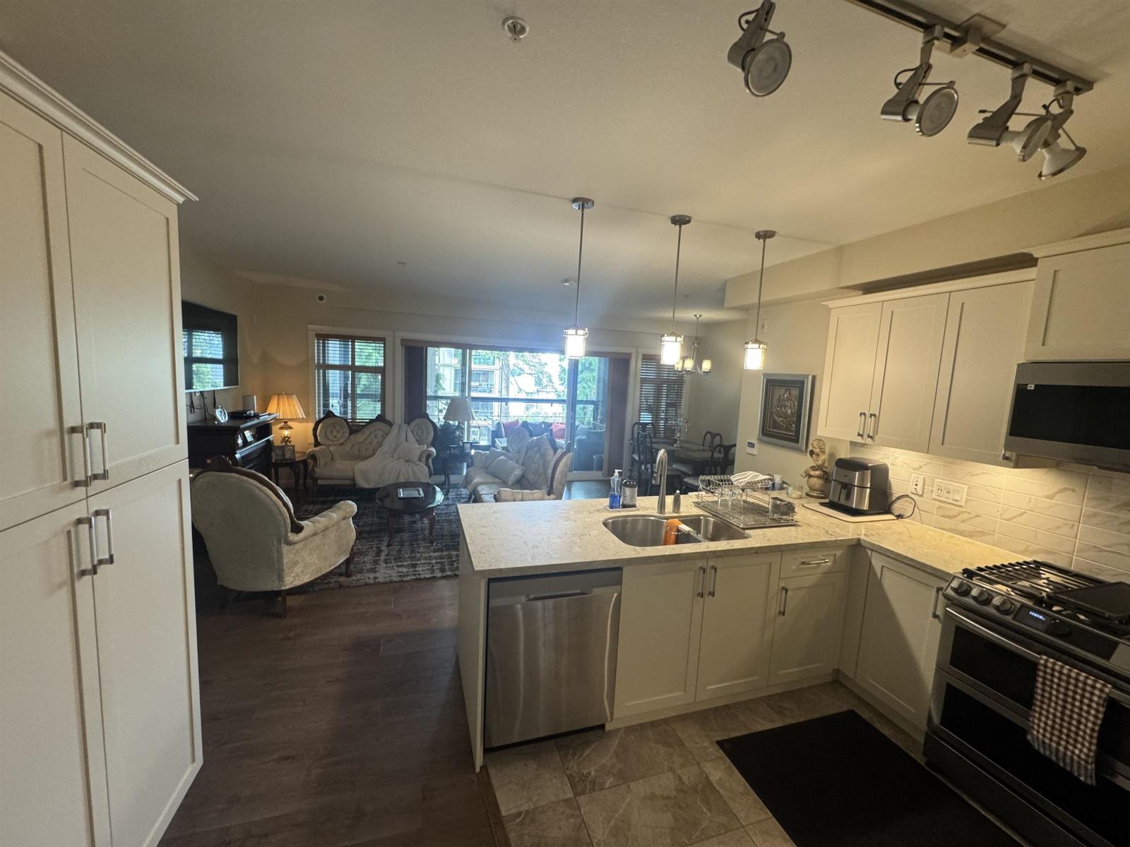 409 3535 146A STREET, Surrey, British Columbia