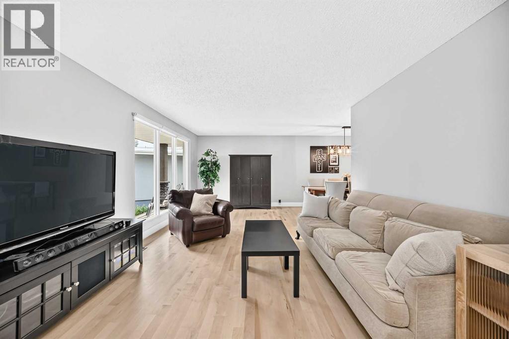 520 Oakwood Place Sw, Calgary, Alberta  T2V 0K3 - Photo 14 - A2330491