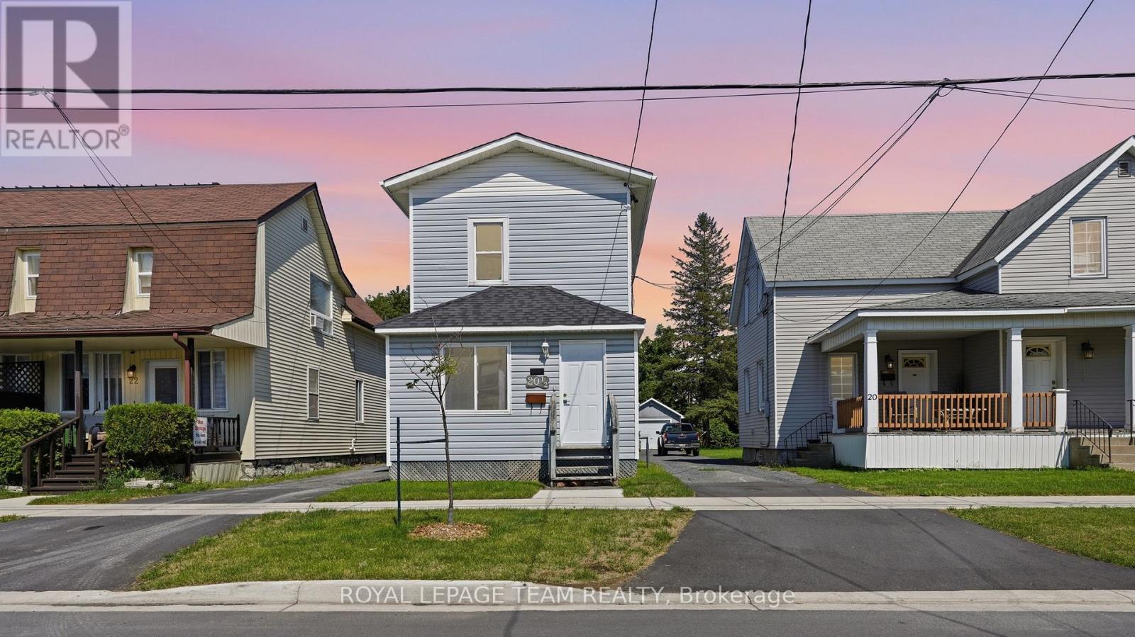 20 1/2 LAWRENCE AVENUE, Cornwall, Ontario