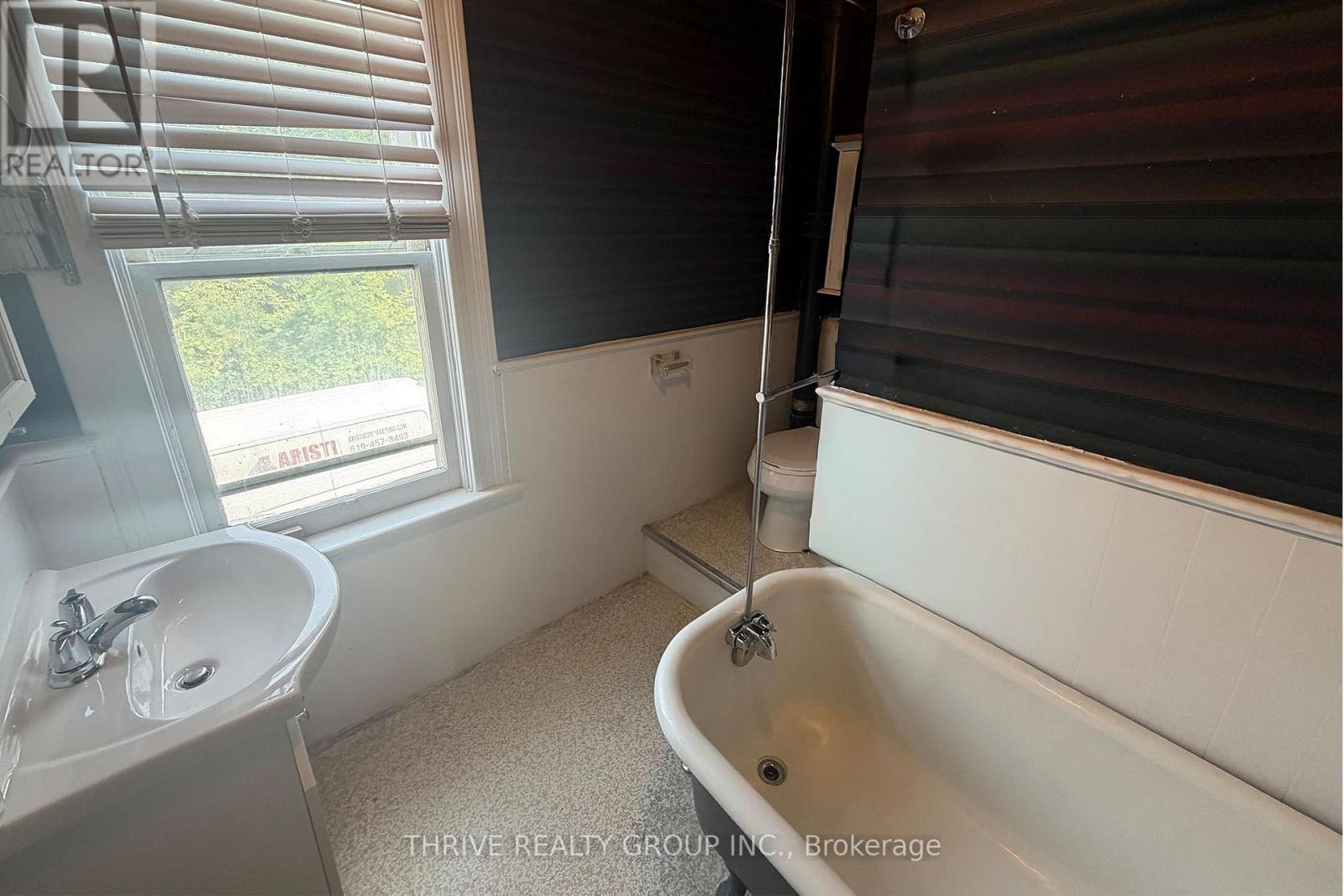 Upper - 642 Richmond Street, London East, Ontario  N6A 3G6 - Photo 12 - X13652776