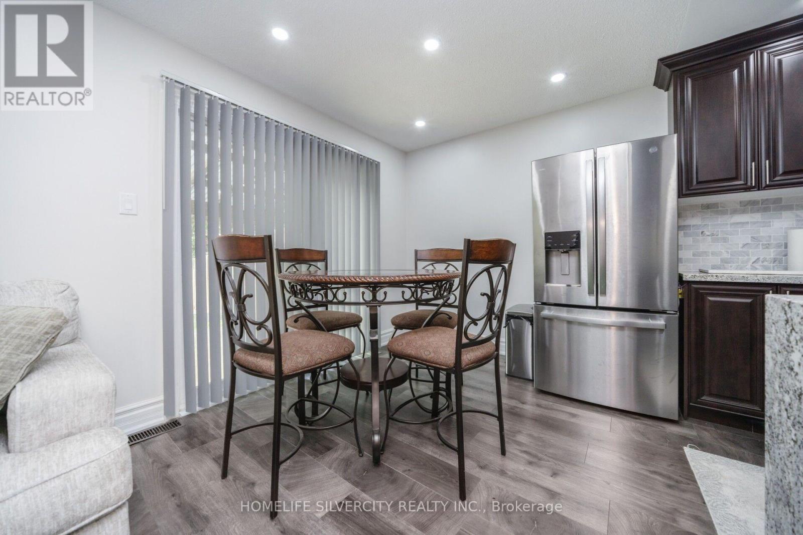 3 Hapsbury Square, Brampton, Ontario  L6S 1Y7 - Photo 11 - W13681018