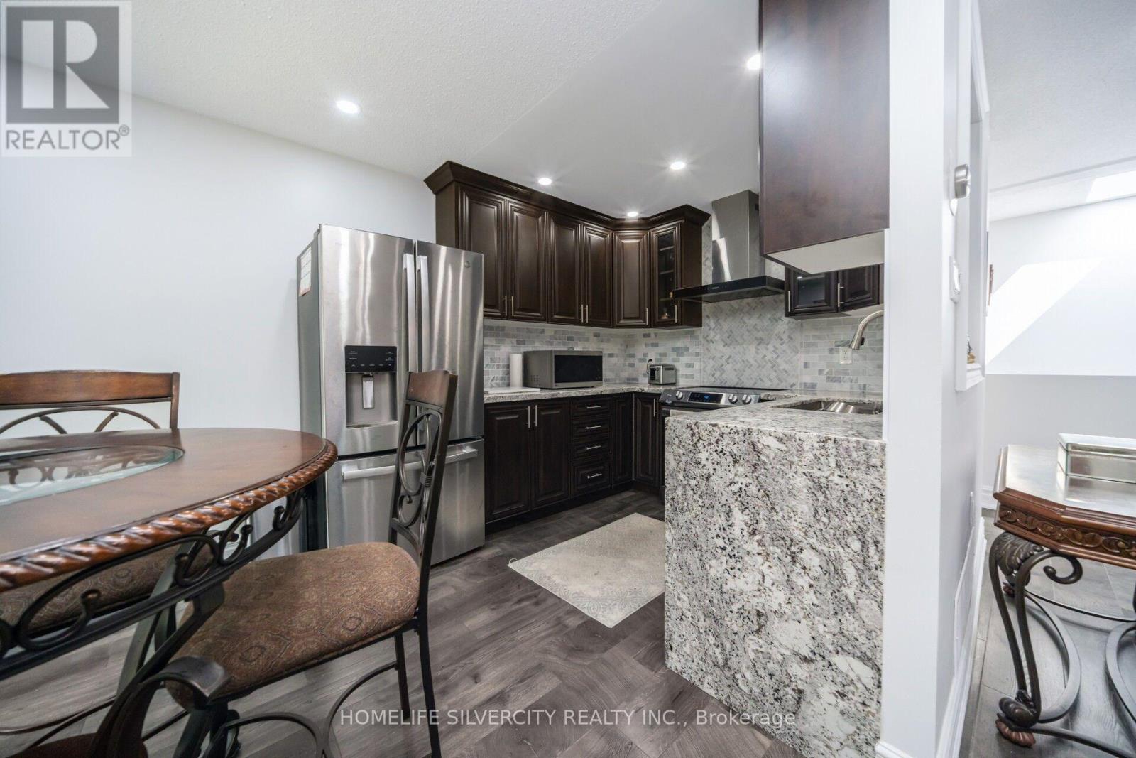 3 Hapsbury Square, Brampton, Ontario  L6S 1Y7 - Photo 12 - W13681018