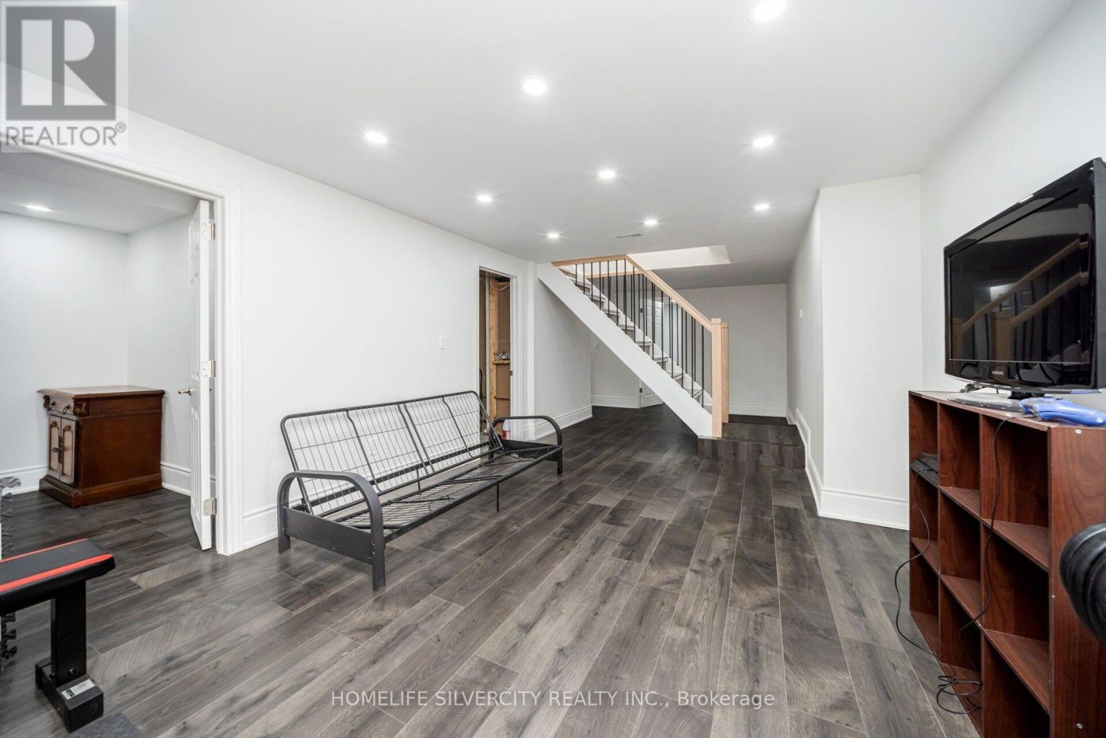 3 Hapsbury Square, Brampton, Ontario  L6S 1Y7 - Photo 30 - W13681018