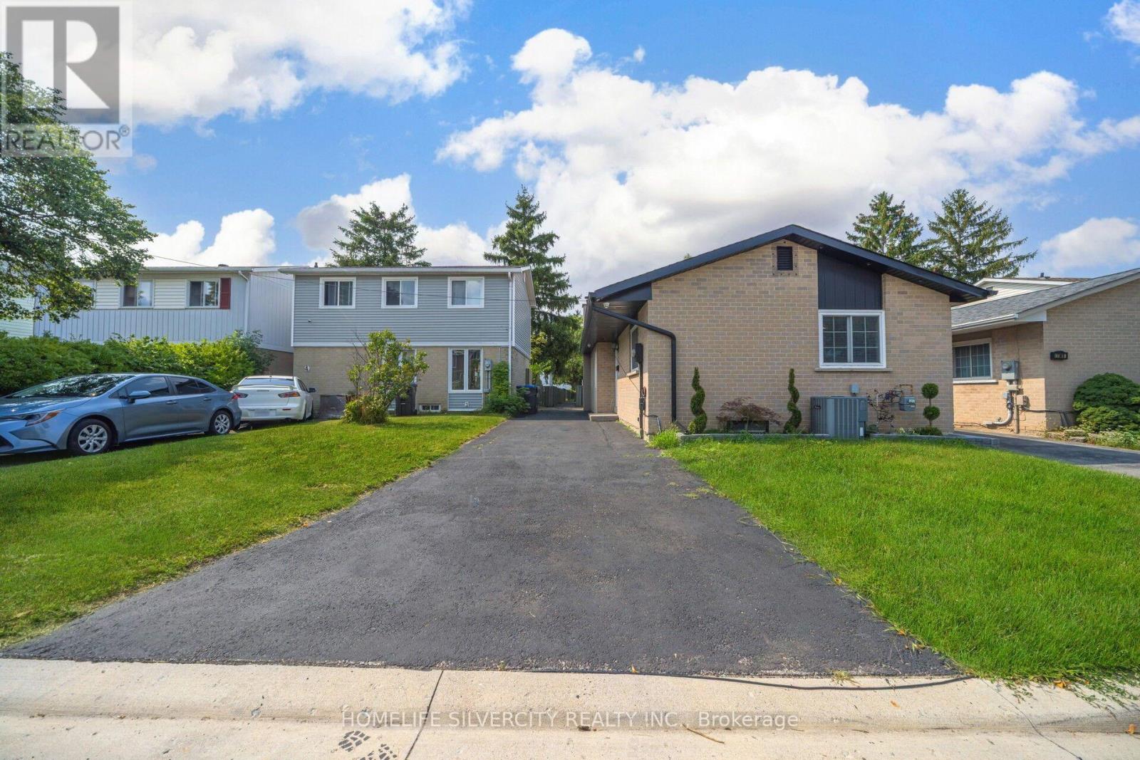 3 Hapsbury Square, Brampton, Ontario  L6S 1Y7 - Photo 5 - W13681018