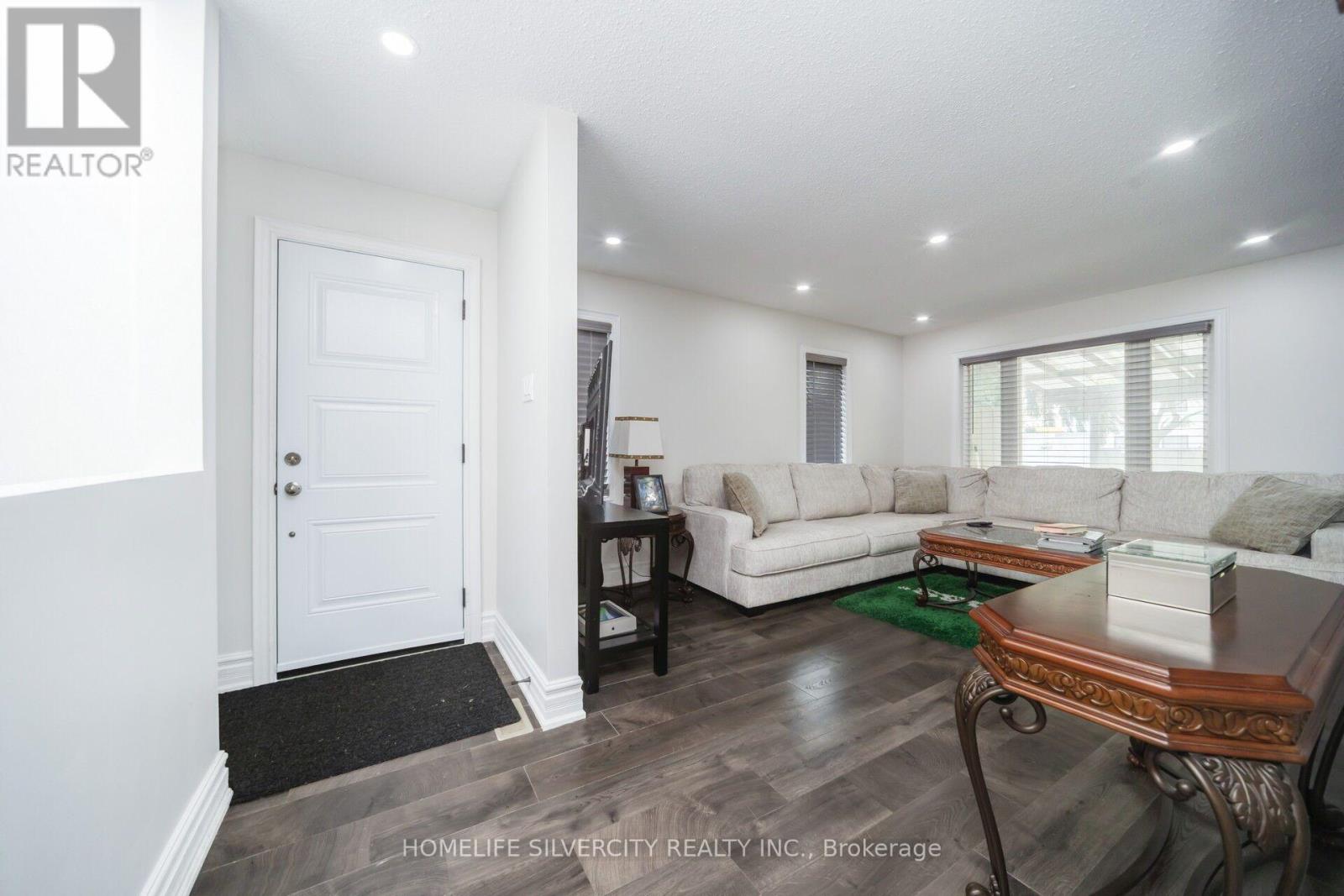 3 Hapsbury Square, Brampton, Ontario  L6S 1Y7 - Photo 7 - W13681018