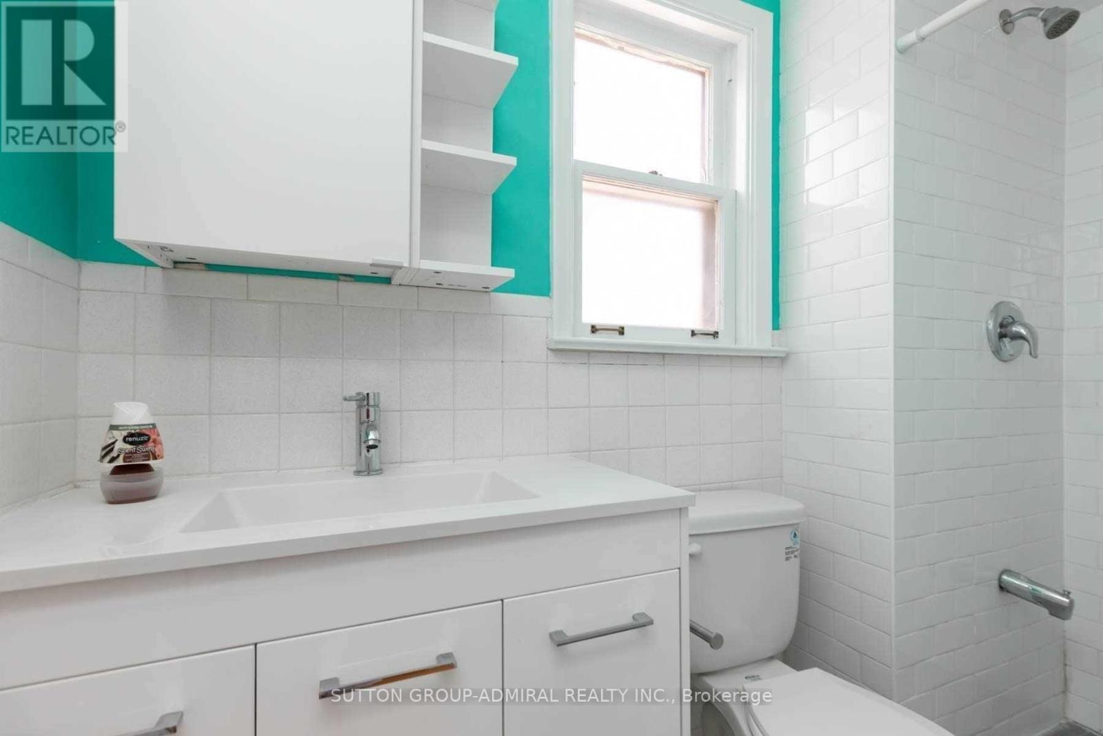 17 Pamille Place, Toronto, Ontario  M6M 3A9 - Photo 22 - W13681024