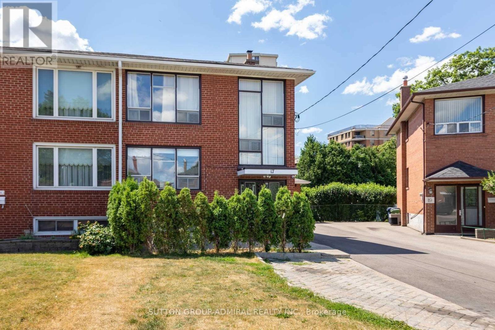 17 Pamille Place, Toronto, Ontario  M6M 3A9 - Photo 26 - W13681024