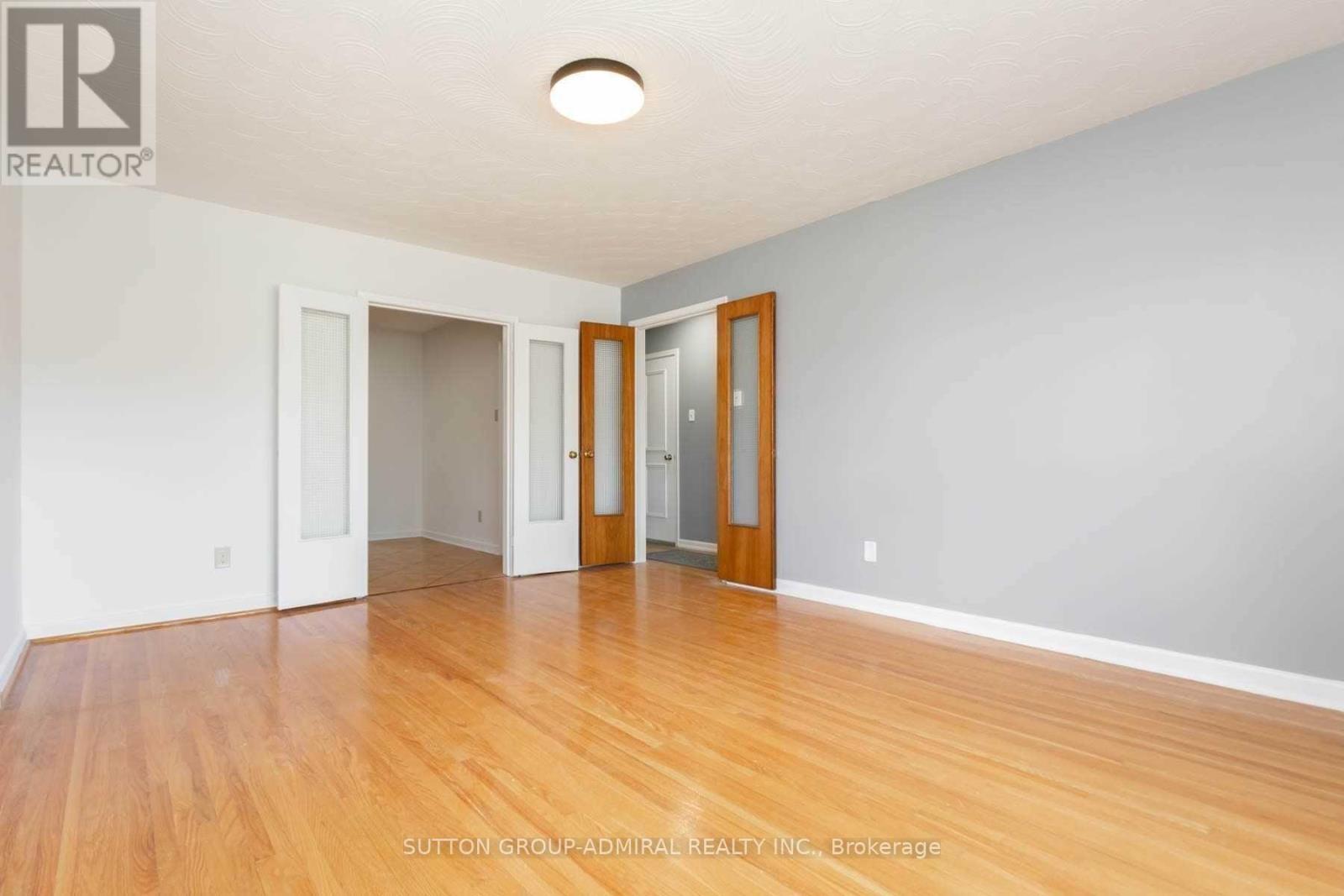 17 Pamille Place, Toronto, Ontario  M6M 3A9 - Photo 5 - W13681024