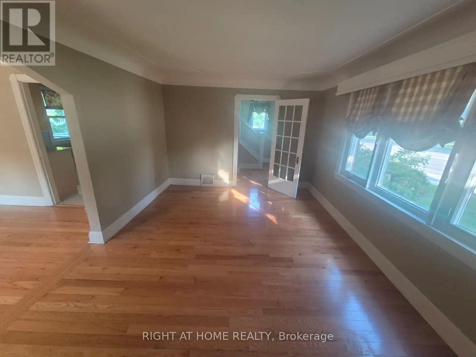 755 Maple Avenue, Burlington, Ontario  L7S 2K1 - Photo 4 - W13681026