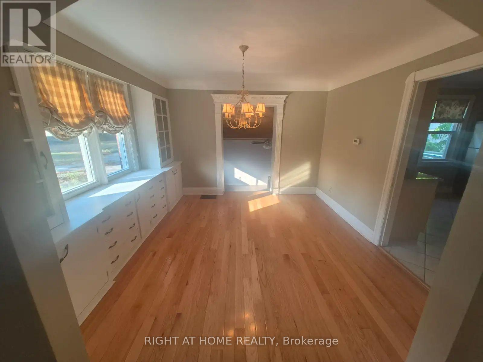 755 Maple Avenue, Burlington, Ontario  L7S 2K1 - Photo 5 - W13681026