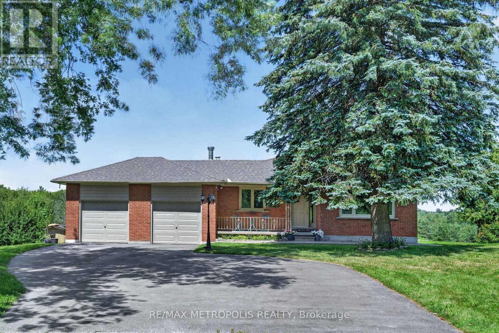 6370 Hillsdale Drive, Whitchurch-Stouffville, Ontario  L4A 3B8 - Photo 2 - N13680236