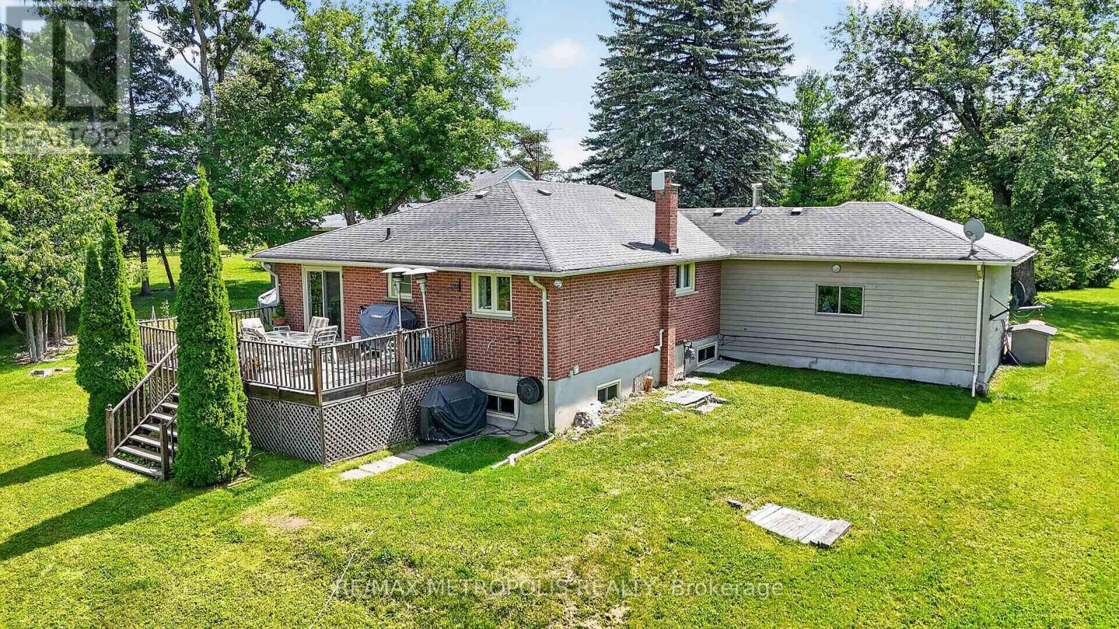 6370 Hillsdale Drive, Whitchurch-Stouffville, Ontario  L4A 3B8 - Photo 4 - N13680236
