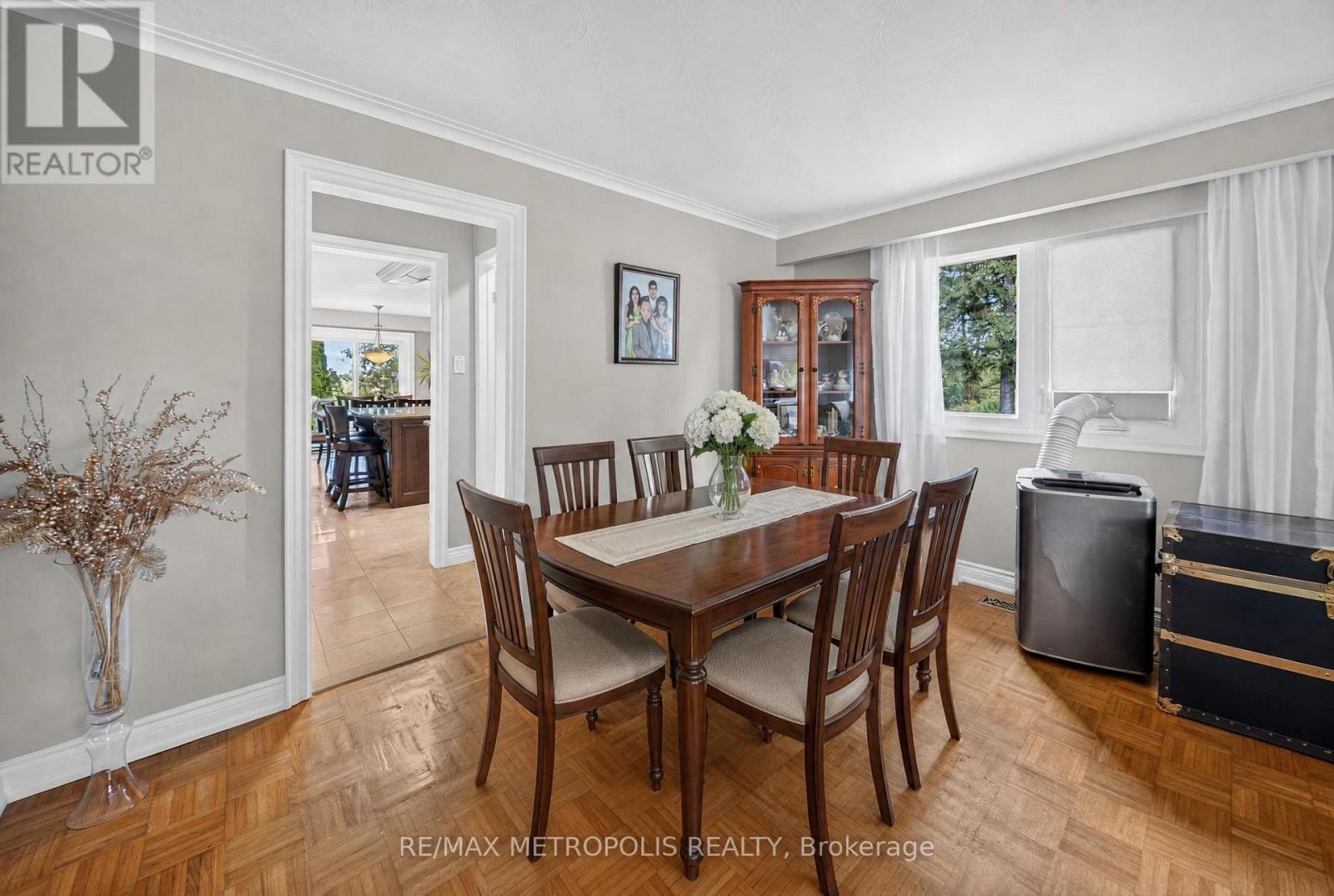 6370 Hillsdale Drive, Whitchurch-Stouffville, Ontario  L4A 3B8 - Photo 8 - N13680236