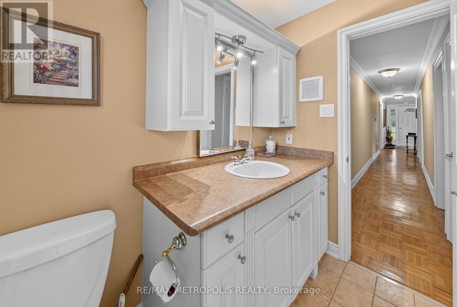 6370 Hillsdale Drive, Whitchurch-Stouffville, Ontario  L4A 3B8 - Photo 9 - N13680236