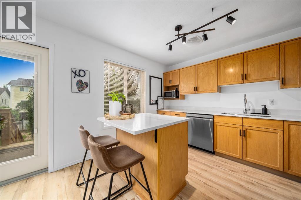 719 Sprague Way SE, Medicine Hat, Alberta  T1B 4L4 - Photo 10 - A2336554
