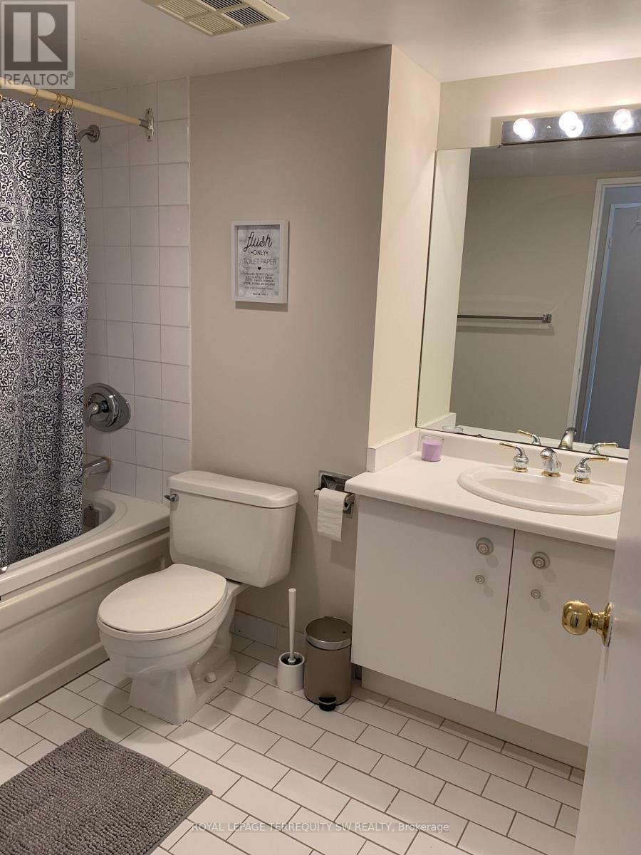 1212 - 44 St. Joseph Street, Toronto, Ontario  M4Y 2W4 - Photo 10 - C13681050