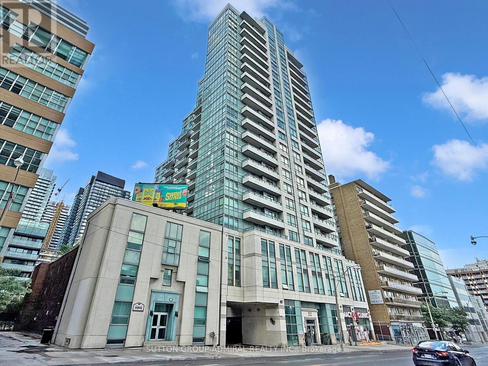 1005 - 212 EGLINTON AVENUE, Toronto, Ontario