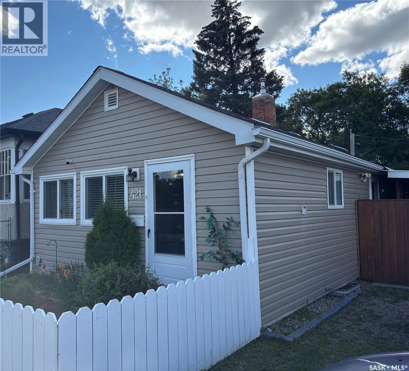421 6th Avenue E, Prince Albert, Saskatchewan  S6V 2J2 - Photo 2 - SK045749