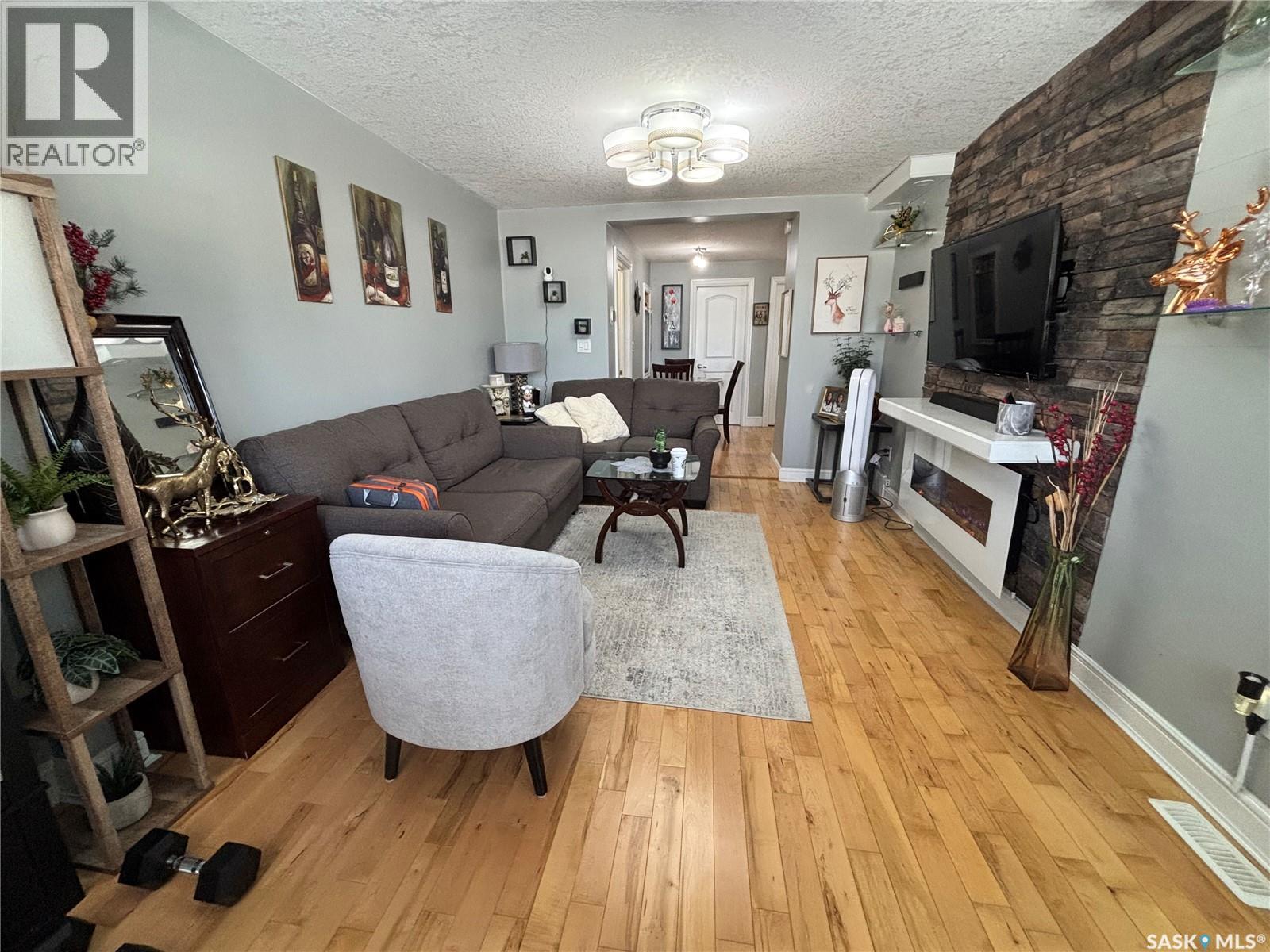 421 6th Avenue E, Prince Albert, Saskatchewan  S6V 2J2 - Photo 4 - SK045749