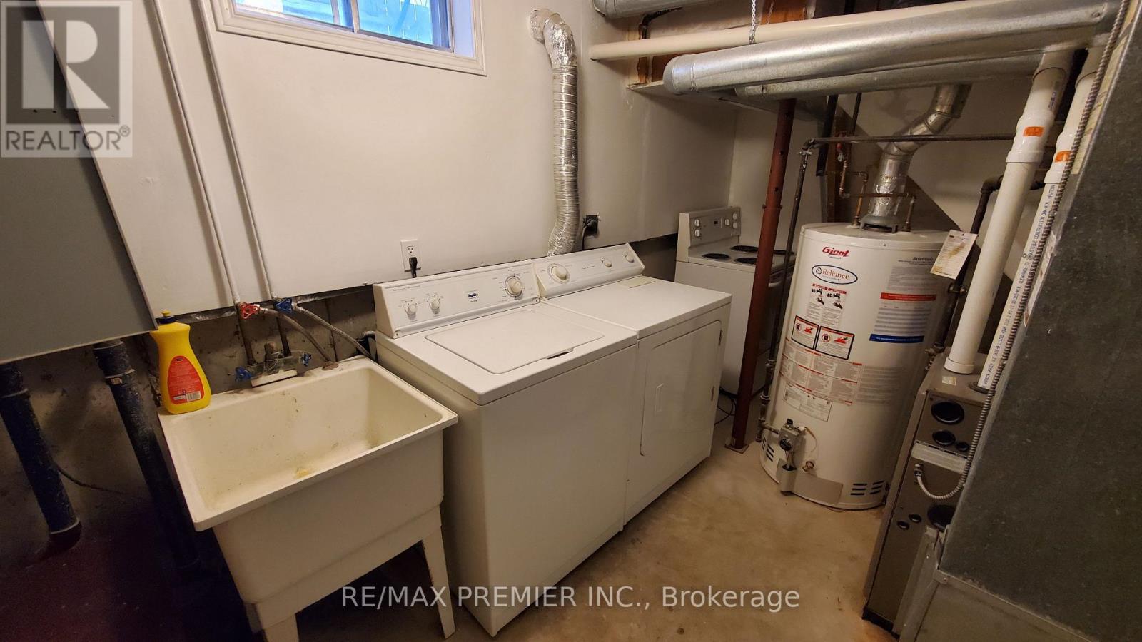 Bsmt - 77 Fox Run, Barrie, Ontario L4N 5L6 - Photo 13 - S13597510